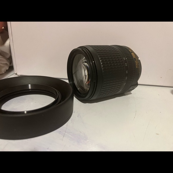 Nikon camaras  hardly used - Picture 5 of 8